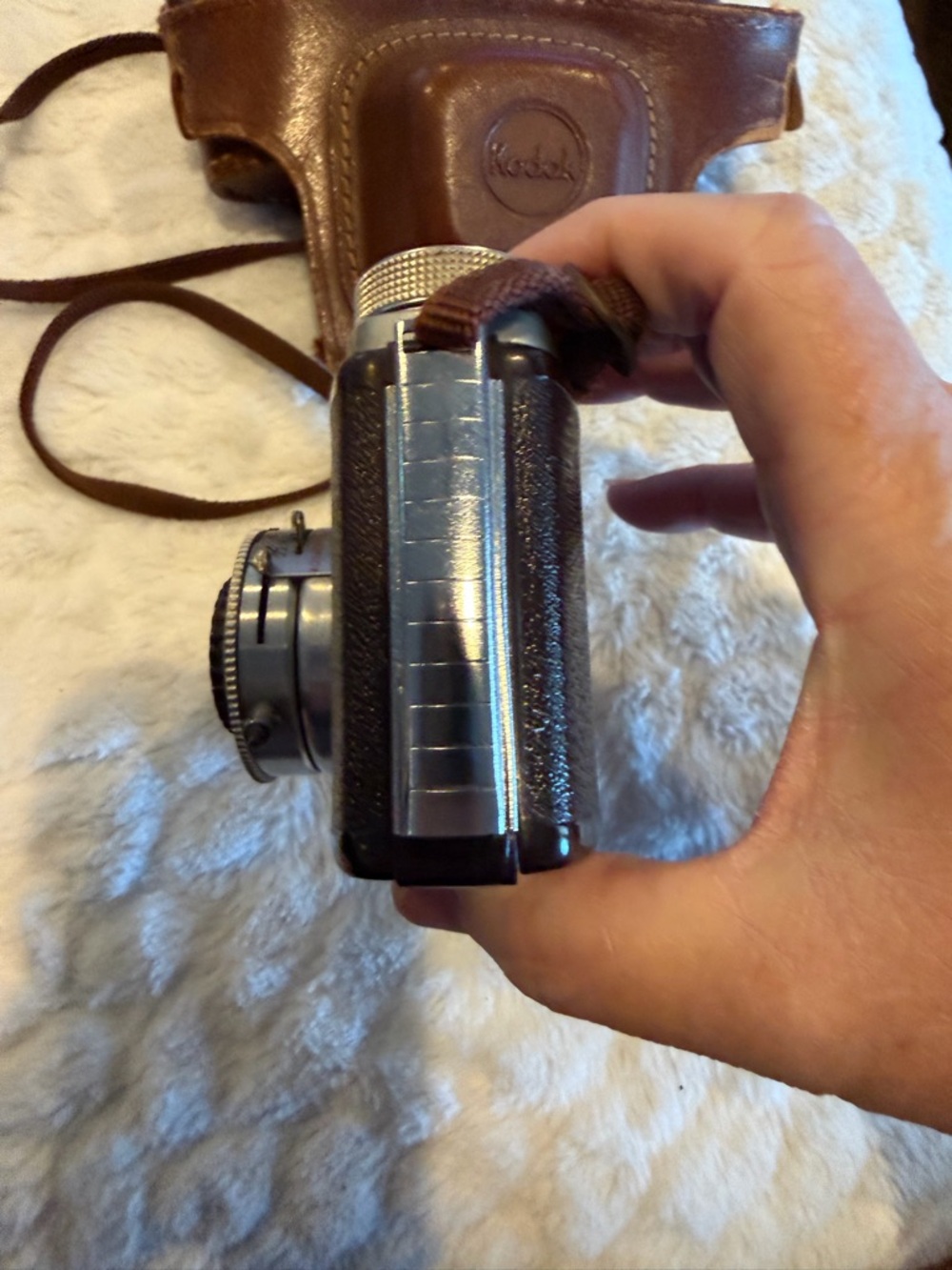 VINTAGE KODAK PONY 135 MODEL C CAMERA W/BRN LEATHER CASE POOR COND. UNTESTED - Picture 7 of 14